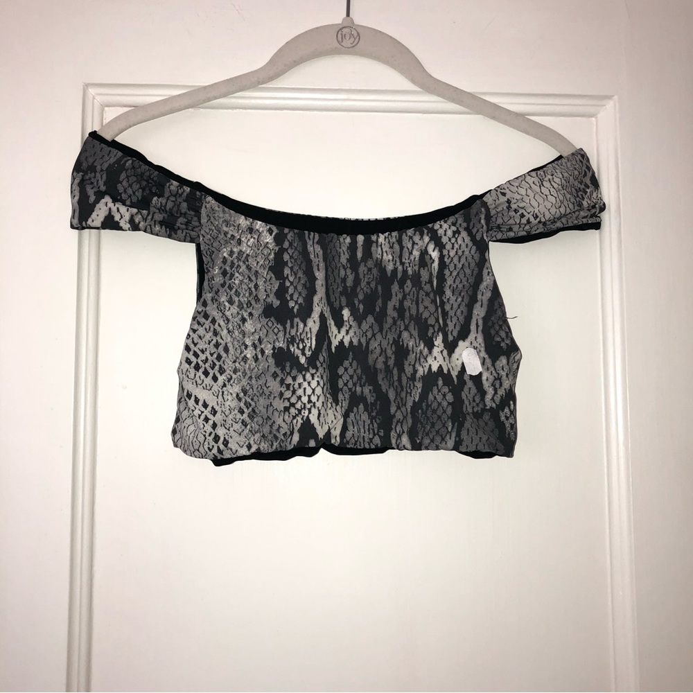 SAN LORENZO Snakeskin/Black Off-the-Shoulder Reversible Bikini Top